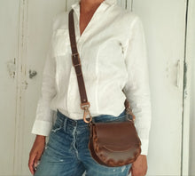 Load image into Gallery viewer, Small Crossbody - Brown