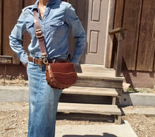 Load image into Gallery viewer, Large Crossbody - Brown