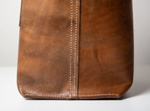 Load image into Gallery viewer, Tote - Distressed Brown
